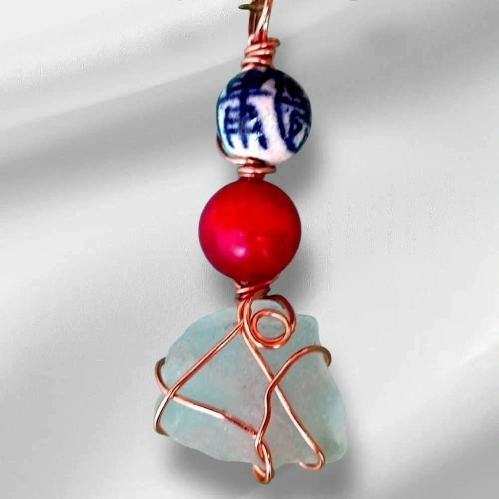 RUBYRUDI Artisan Beach Glass Pendant Wire Wrapped Handmade Art To Wear 4226 Y